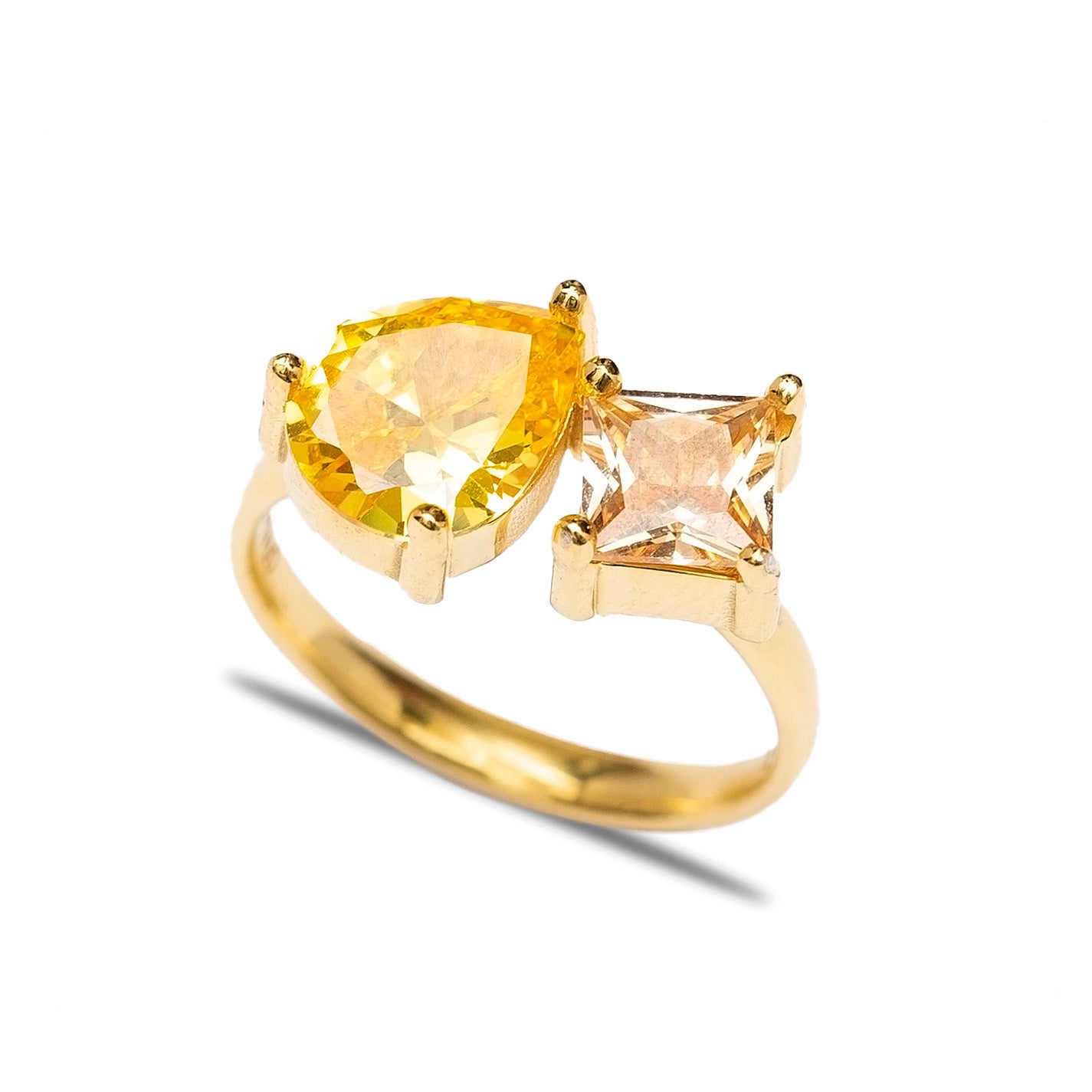 KISSING RING TOI MOI
